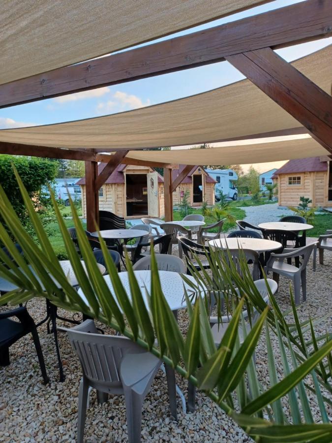 Camping Le Vallage Attigny Exterior foto
